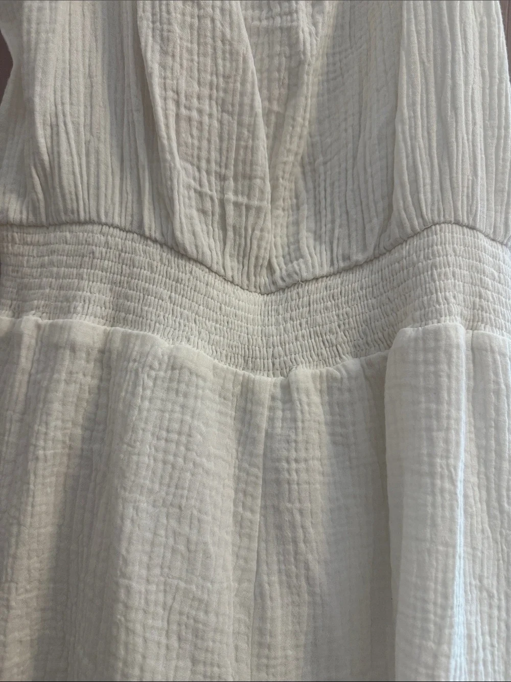Womens NWT Entro Cream Ruffled One-Piece Romper